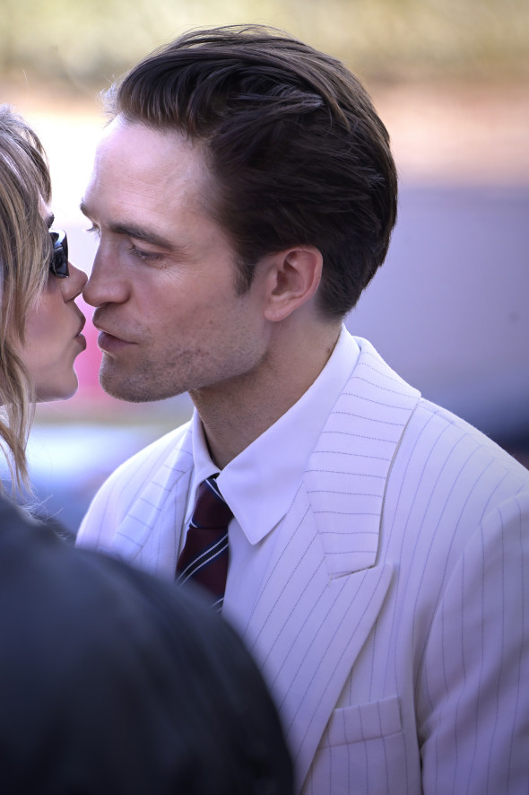 Robert Pattinson și Suki Waterhouse/ Profimedia