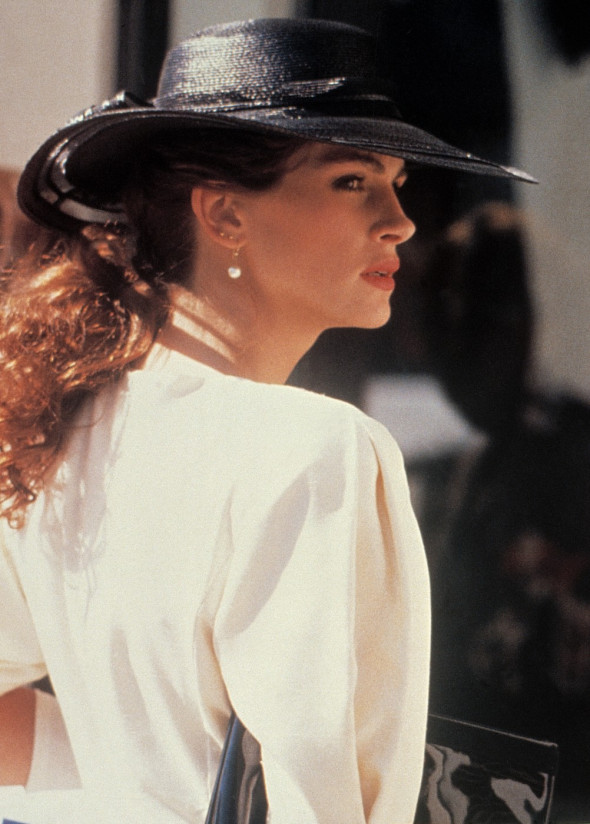 JULIA ROBERTS