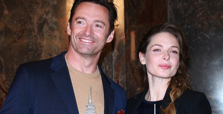 The Greatest Showman Cast visit The Empire State Building