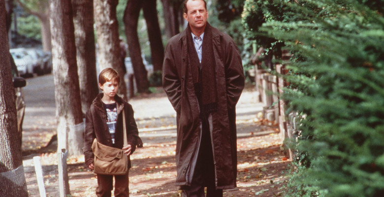 Haley Joel Osment și Bruce Willis Star în The Sixth Sense