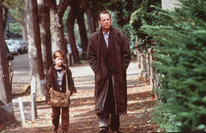 Haley Joel Osment și Bruce Willis Star în The Sixth Sense