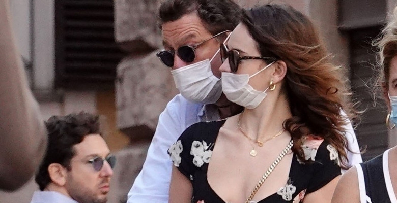 *PREMIUM-EXCLUSIVE* Ciao Bella!! Lily James and Dominic West together in Rome! *DO NOT USE UNLESS FEE AGREED* *SPECIAL RATES APPLY - PLEASE CONTACT US TO DISCUSS*