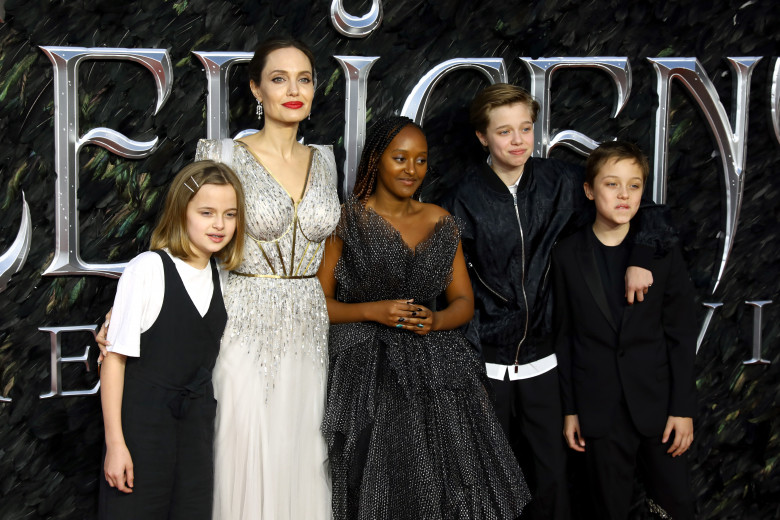 Vivienne Marcheline Jolie-Pitt, Angelina Jolie, Zahara Marley Jolie-Pitt, Shiloh Nouvel Jolie-Pitt și Knox Jolie-Pitt, la premiera "Maleficent: Mistress of Evil", în octombrie 2019