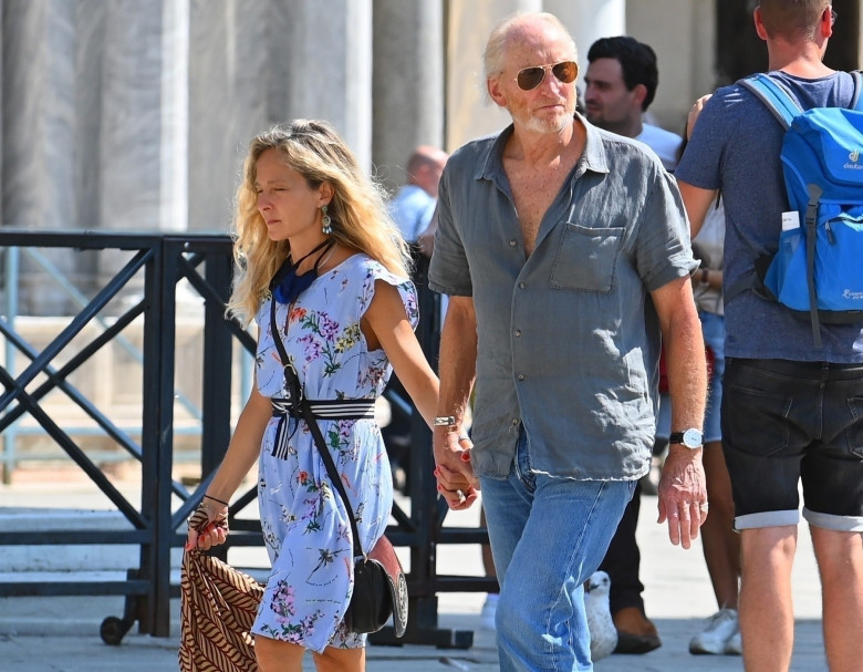 *EXCLUSIVE* Charles Dance and his girlfriend take a romantic walk in Venice