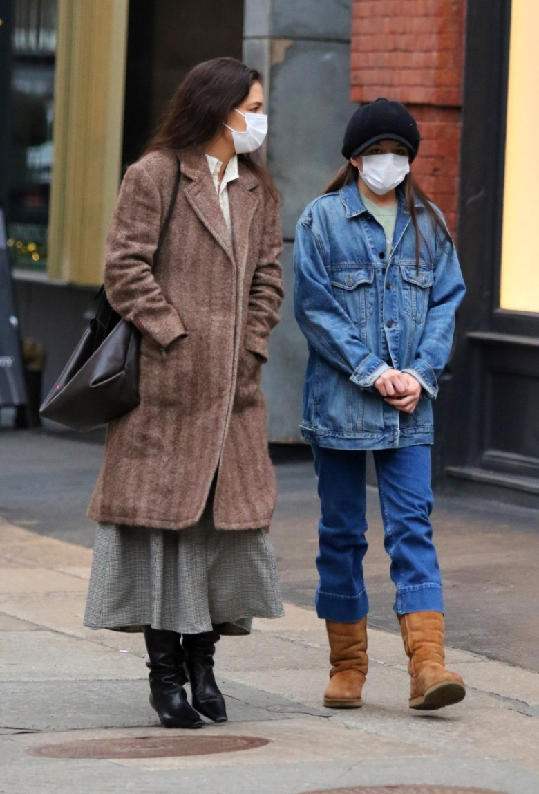*EXCLUSIVE* A fashionable Katie Holmes steps out with daughter Suri Cruise on New Year's Day in NYC