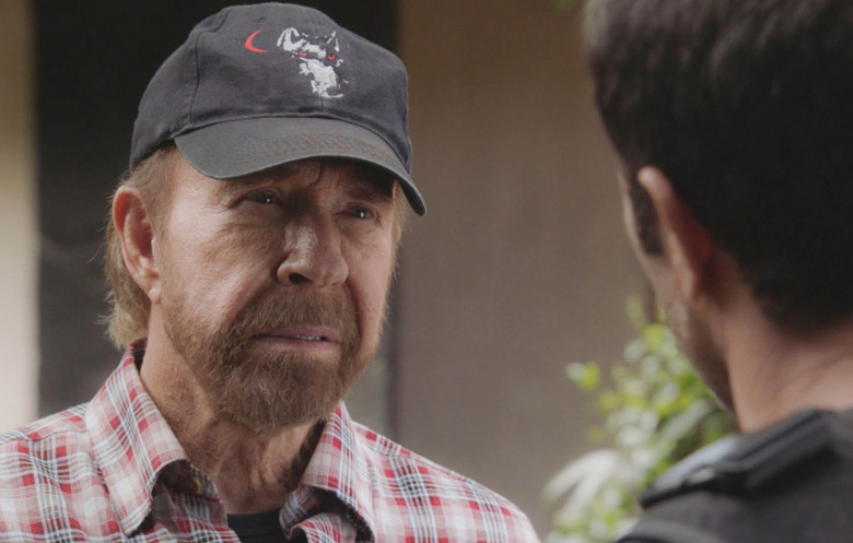 Chuck Norris makes a cameo on the TV show "Hawaii Five-0"