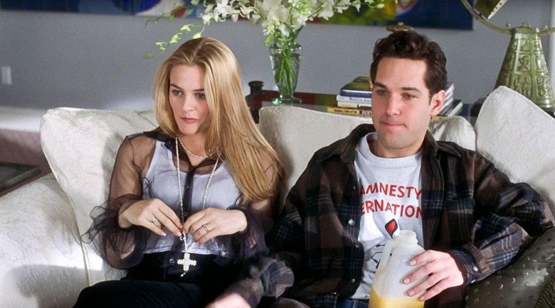 USA. Alicia Silverstone and Paul Rudd  in a scene from ©Paramount Pictures  film : Clueless (1995). Plot: Shallow, rich and socially successful Cher is at the top of her Beverly Hills high school's pecking scale. Seeing herself as a matchmaker, Cher firs