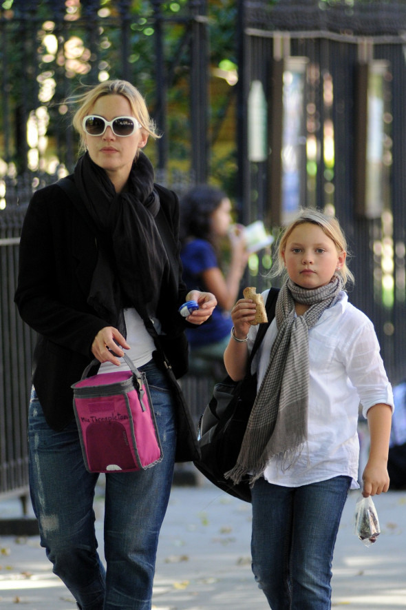 Kate Winslet Picks her Daughter Mia up from School