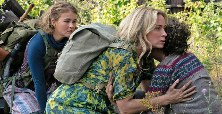A QUIET PLACE PART II   2020 Paramount Pictures film with from left: Millicent Simmonds, Emily Blunt, Noah Jupe