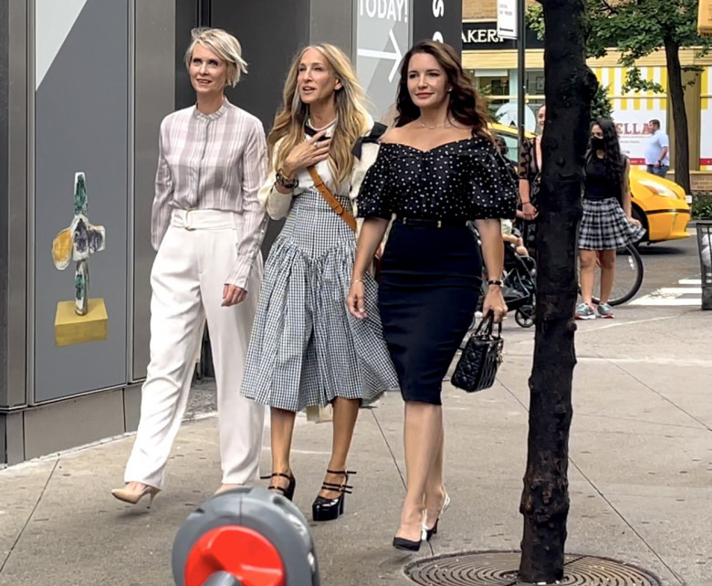 Sarah Jessica Parker, Kristin Davis And Cynthia Nixon At The 'And Just Like That' Set In NYC