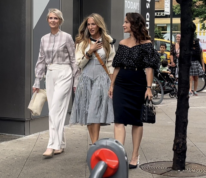 Sarah Jessica Parker, Kristin Davis And Cynthia Nixon At The 'And Just Like That' Set In NYC