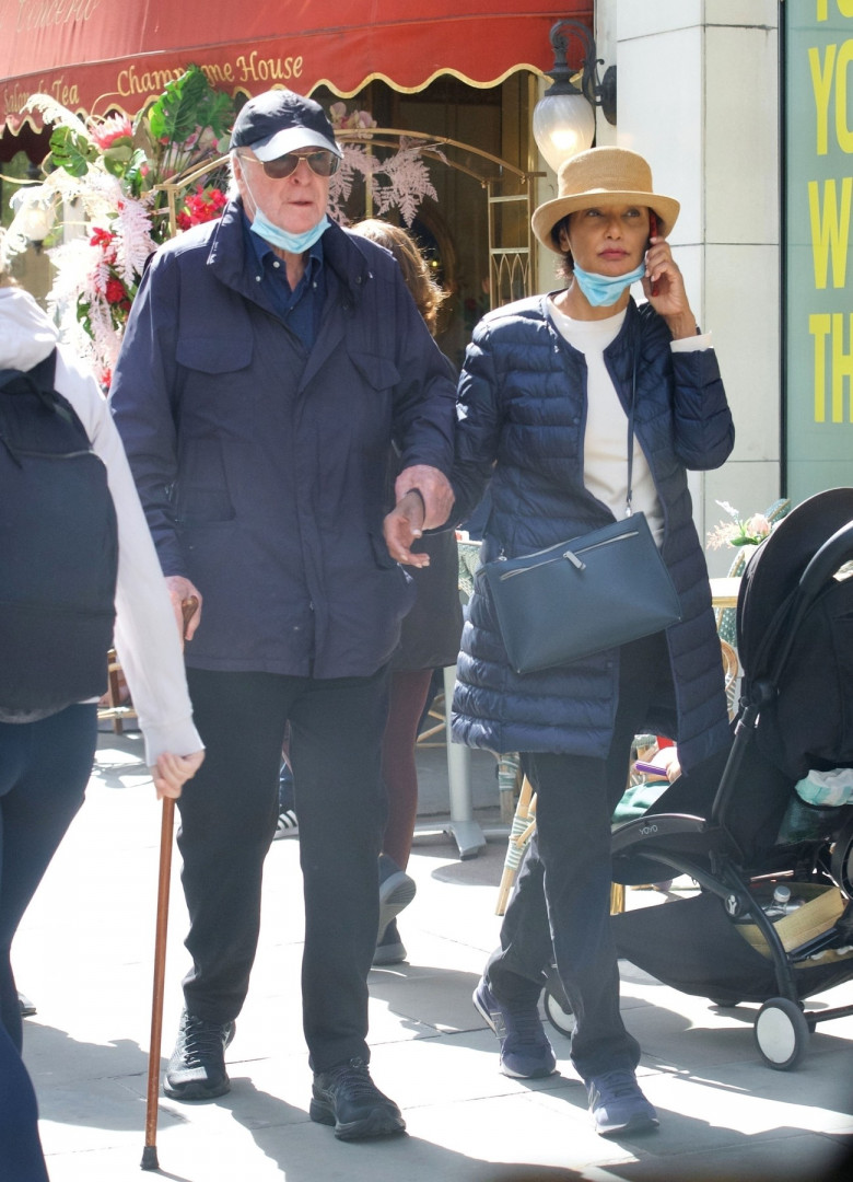 *EXCLUSIVE* Legendary British actor and a frail looking Michael Caine and his wife Shakira are spotted shopping together in London's Chelsea.