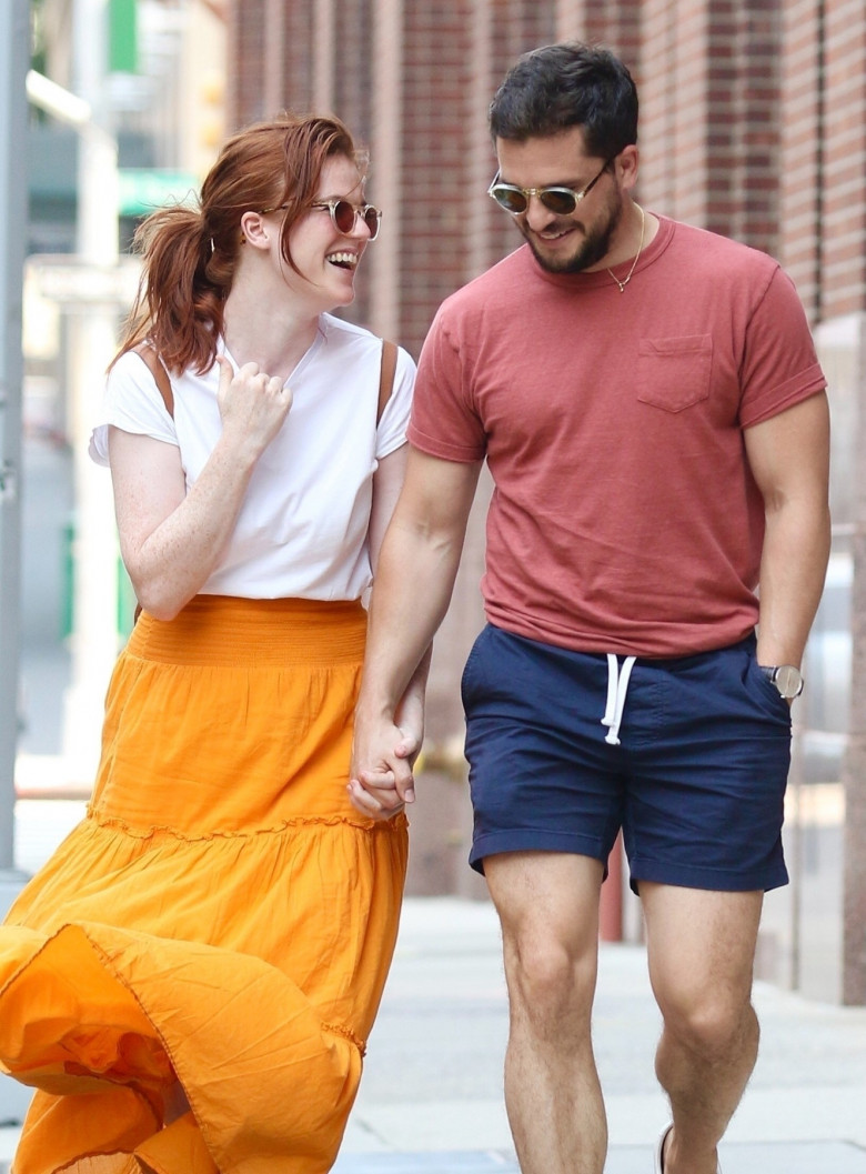 *EXCLUSIVE* Kit Harington and Rose Leslie are head over heels for each other during a romantic walk in NYC - ** WEB MUST CALL FOR PRICING **