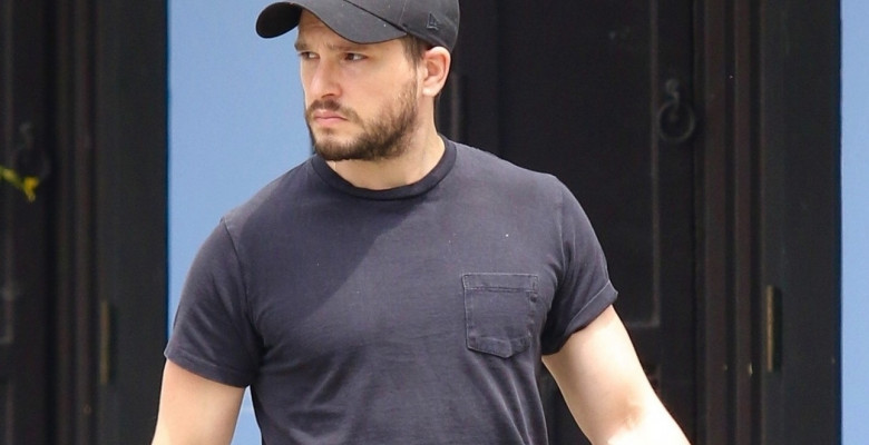 *EXCLUSIVE* Kit Harington stops for some snacks while running errands in NYC