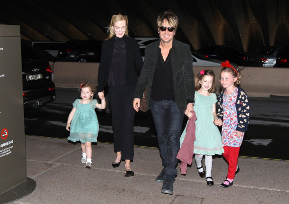 Exclusive - Nicole Kidman &amp; Keith Urban take their Daughter to the Sydney Opera House