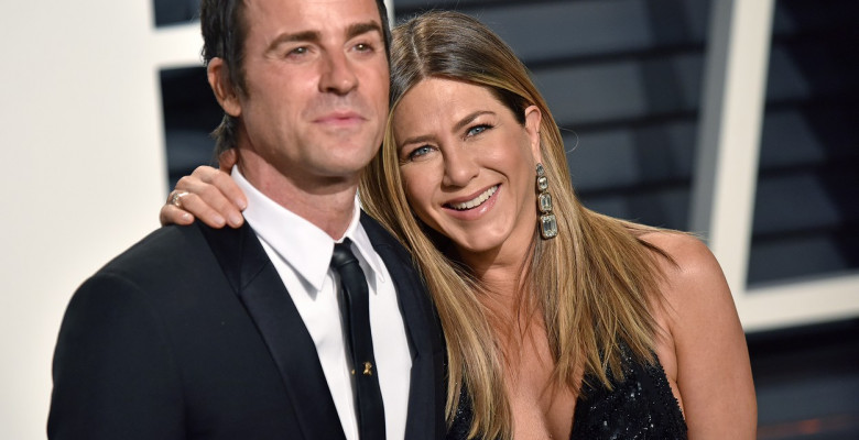 Jennifer Aniston arrives for the Vanity Fair Oscar Party in Beverly Hills