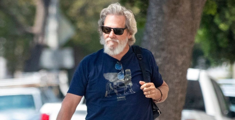 Exclusive - A healthy looking Jeff Bridges was seen for the first time in over a year after he informed the world that he had cancer, Brentwood, Los Angeles, California, USA - 20 Sep 2021