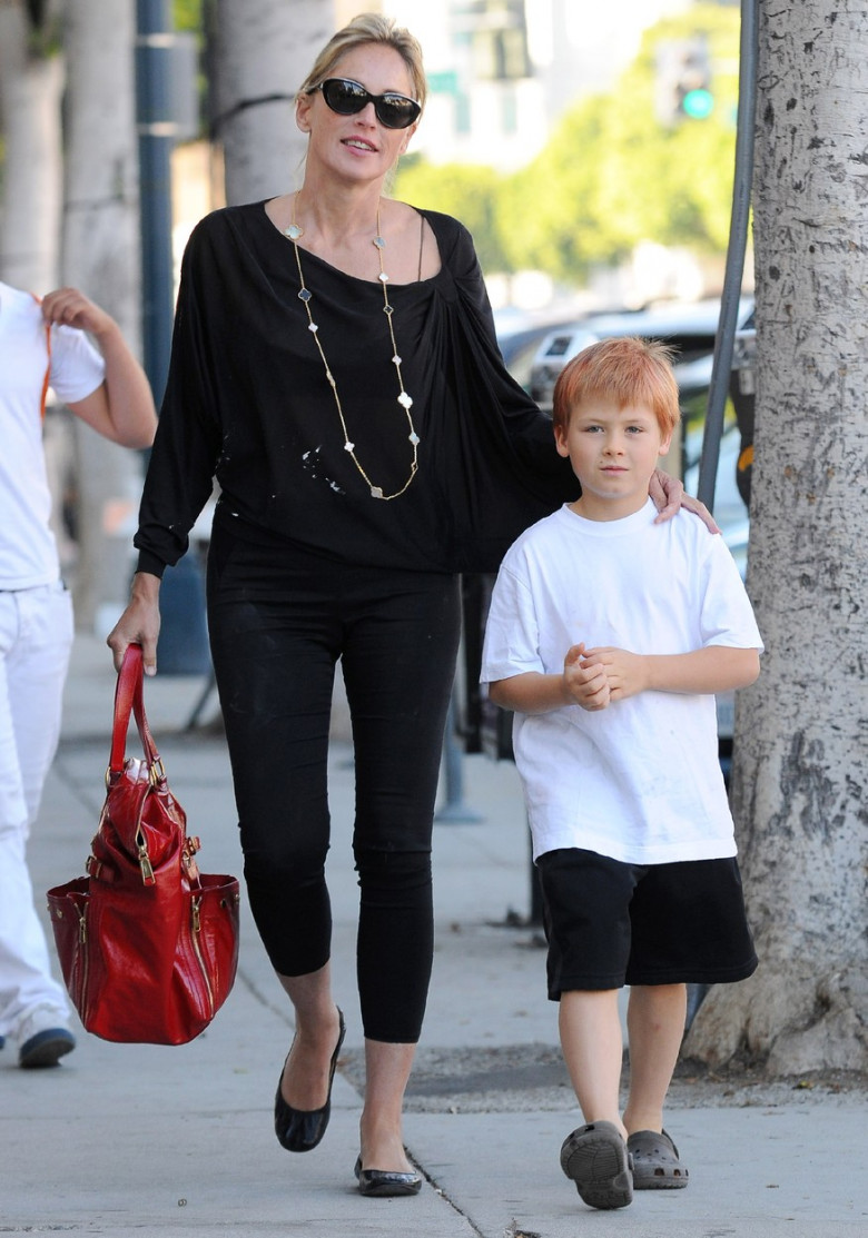 Sharon Stone si fiul roan