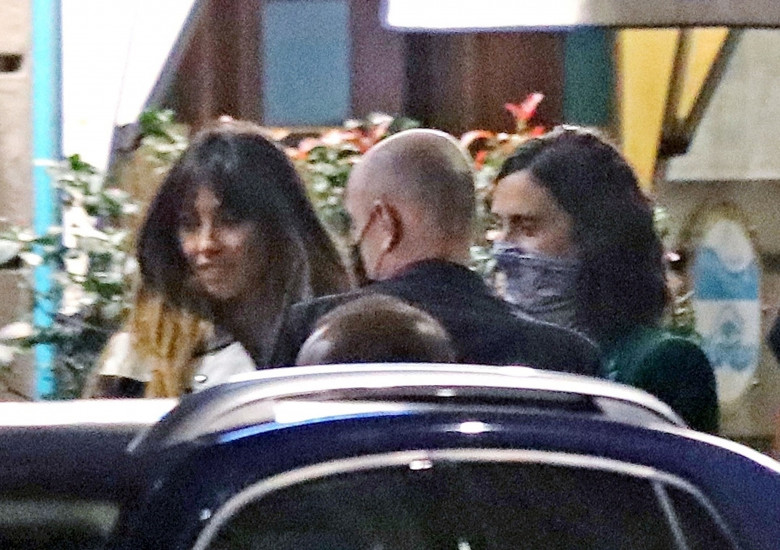 *EXCLUSIVE* WEB MUST CALL FOR PRICING  - The American actor and musician Jared Leto offers some flowers to the Romanian actress and model Madalina Ghenea before going for a dinner together out in Milan.*PICTURES TAKEN ON THE 25/09/2021*