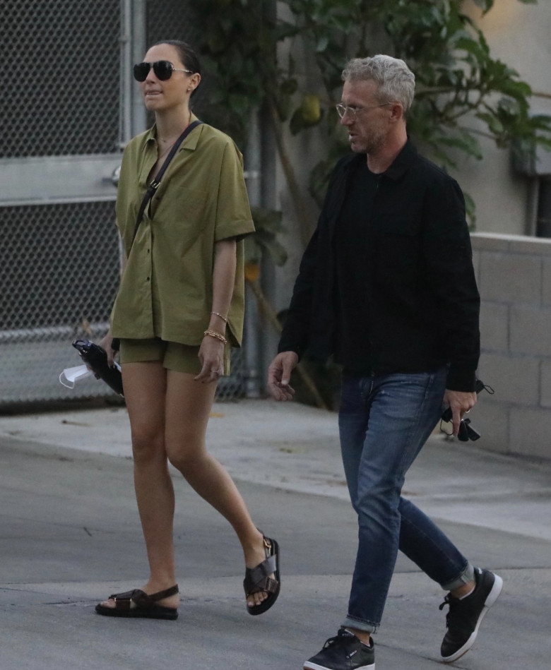Gal Gadot, surprinsă la plimbare cu Yaron Versano pe străzile din Hollywood