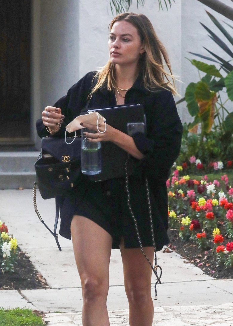 *EXCLUSIVE* Margot Robbie takes a day off from filming "Babylon"