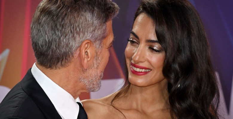 George Clooney și Amal Clooney la premiera The tender Bar, Londra
