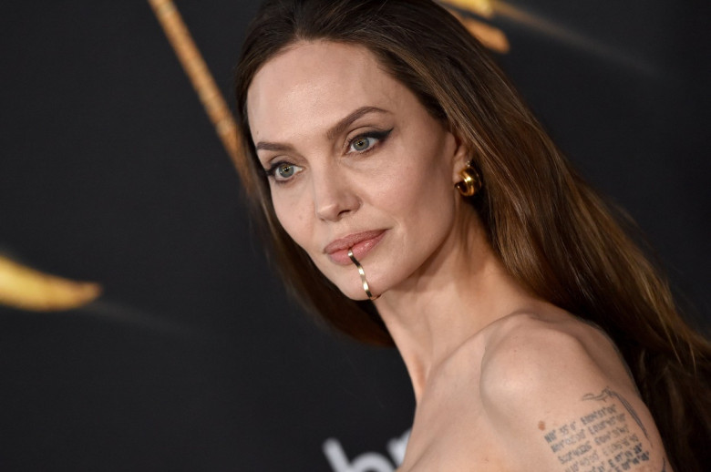 new Year Ligation Related GALERIE FOTO: Angelina Jolie se află în Yemen pentru a ajuta refugiații.  Actrița a vorbit și despre războiul care se desfășoară în Ucraina: „Toată  lumea merită aceeași compasiune”