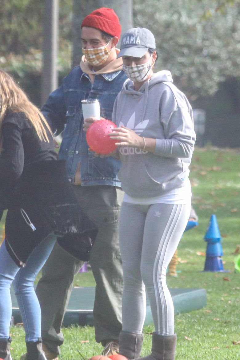 *PREMIUM-EXCLUSIVE* Orlando Bloom and Katy Perry enjoy Friday at the park with their mini-me Daisy Dove Bloom
