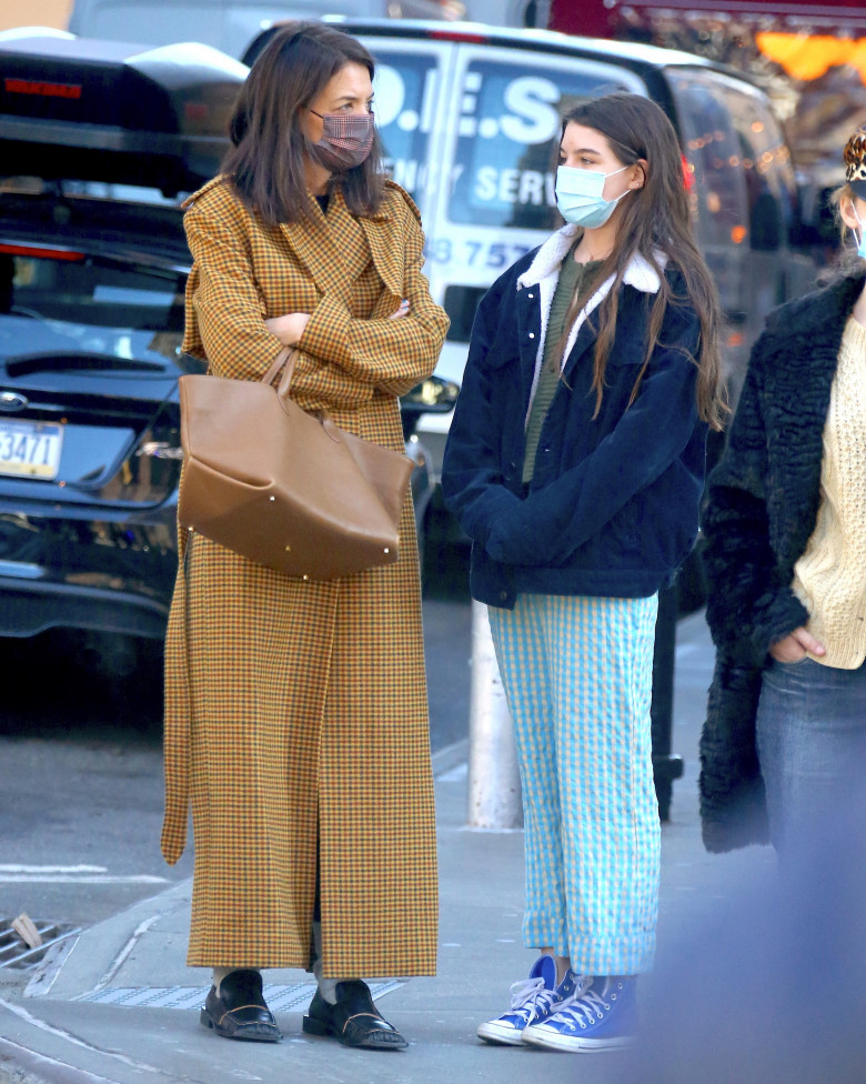 Exclusive - Katie Holmes With Suri Out - New York