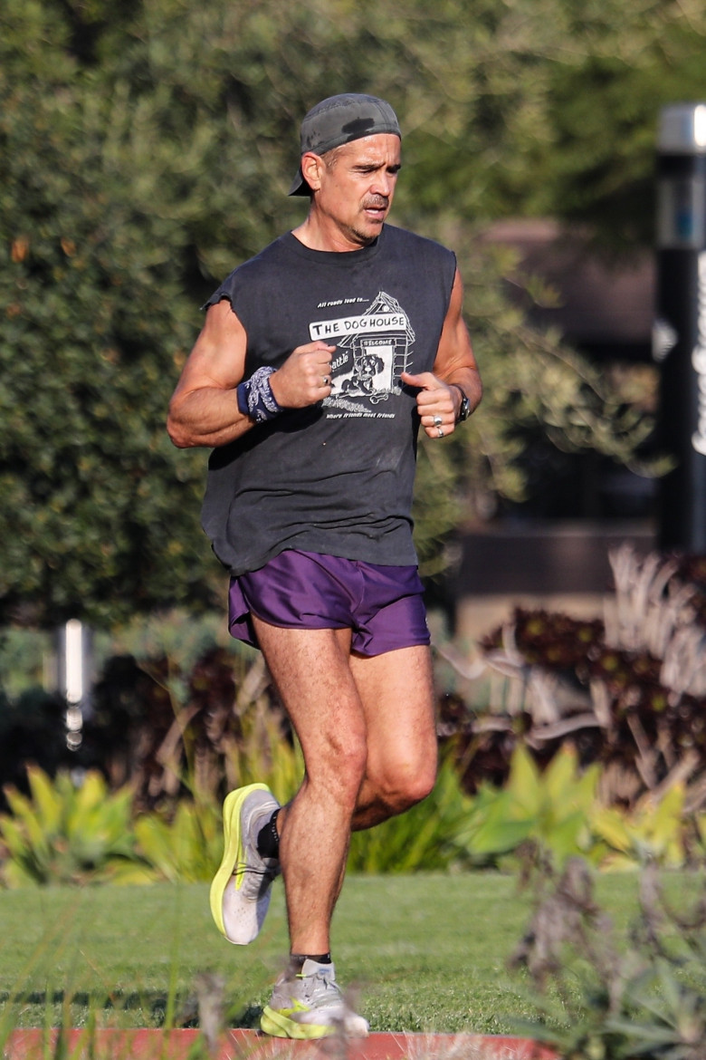 *EXCLUSIVE* Colin Farrell sports VERY short shorts for run around Coldwater Canyon Park