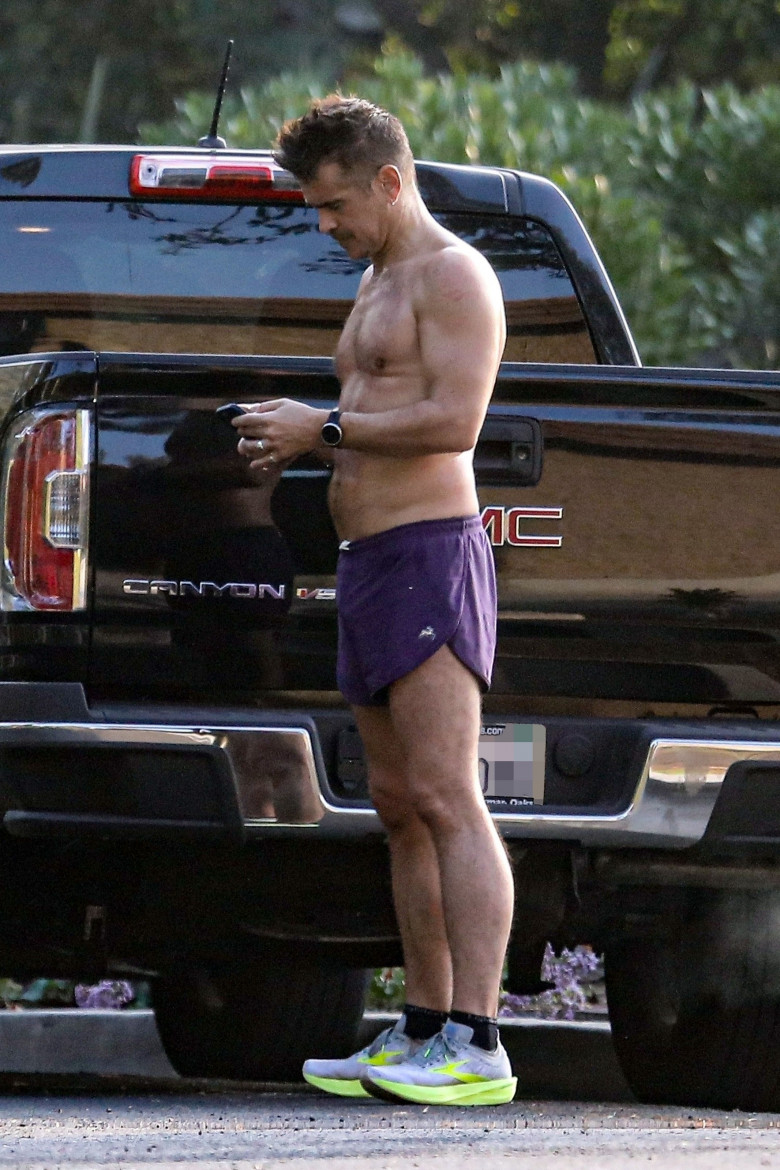 *EXCLUSIVE* Colin Farrell sports VERY short shorts for run around Coldwater Canyon Park