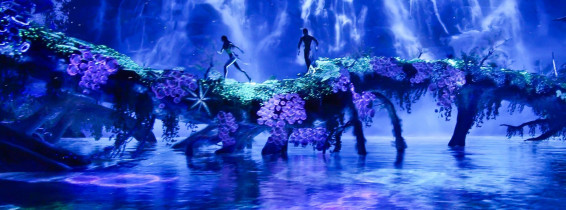 USA. Sam Worthington and Zoe Saldana in a scene from  ©Twentieth Century Fox film : Avatar (2009). Plot: A paraplegic Marine dispatched to the moon Pandora on a unique mission becomes torn between following his orders and protecting the world he feels is