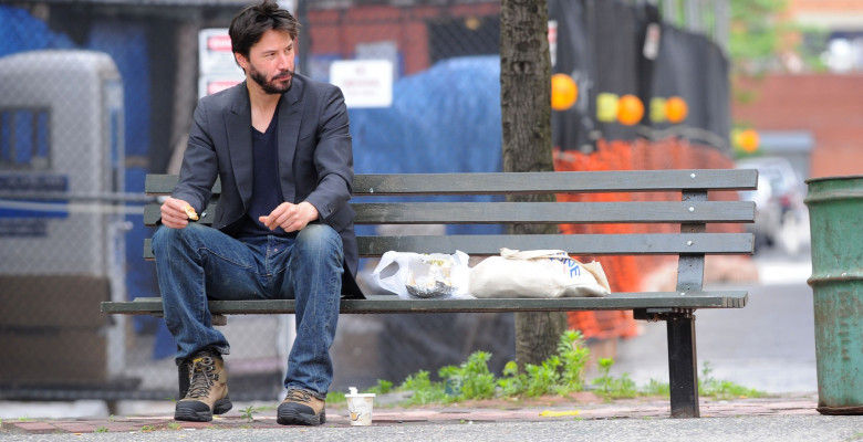 These photos of Keanu Reeves looking downcast prompted over 14,000 people to join 'Cheer Up Keanu' campaign