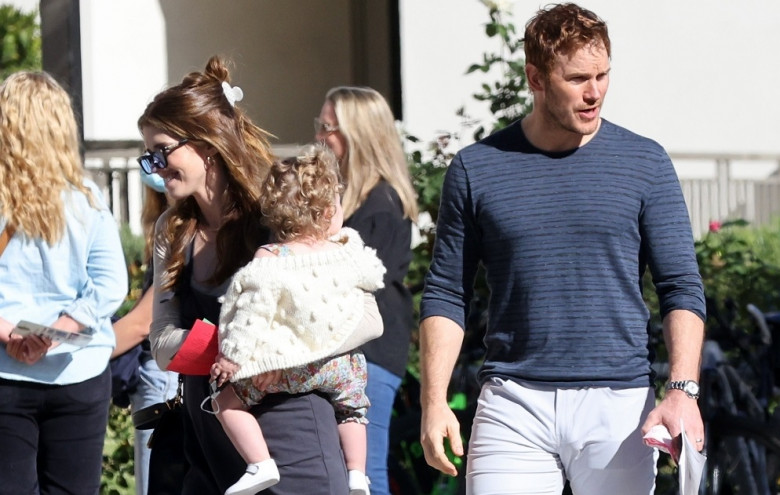 *EXCLUSIVE* Chris Pratt and Katherine Schwarzenegger enjoy a family lunch