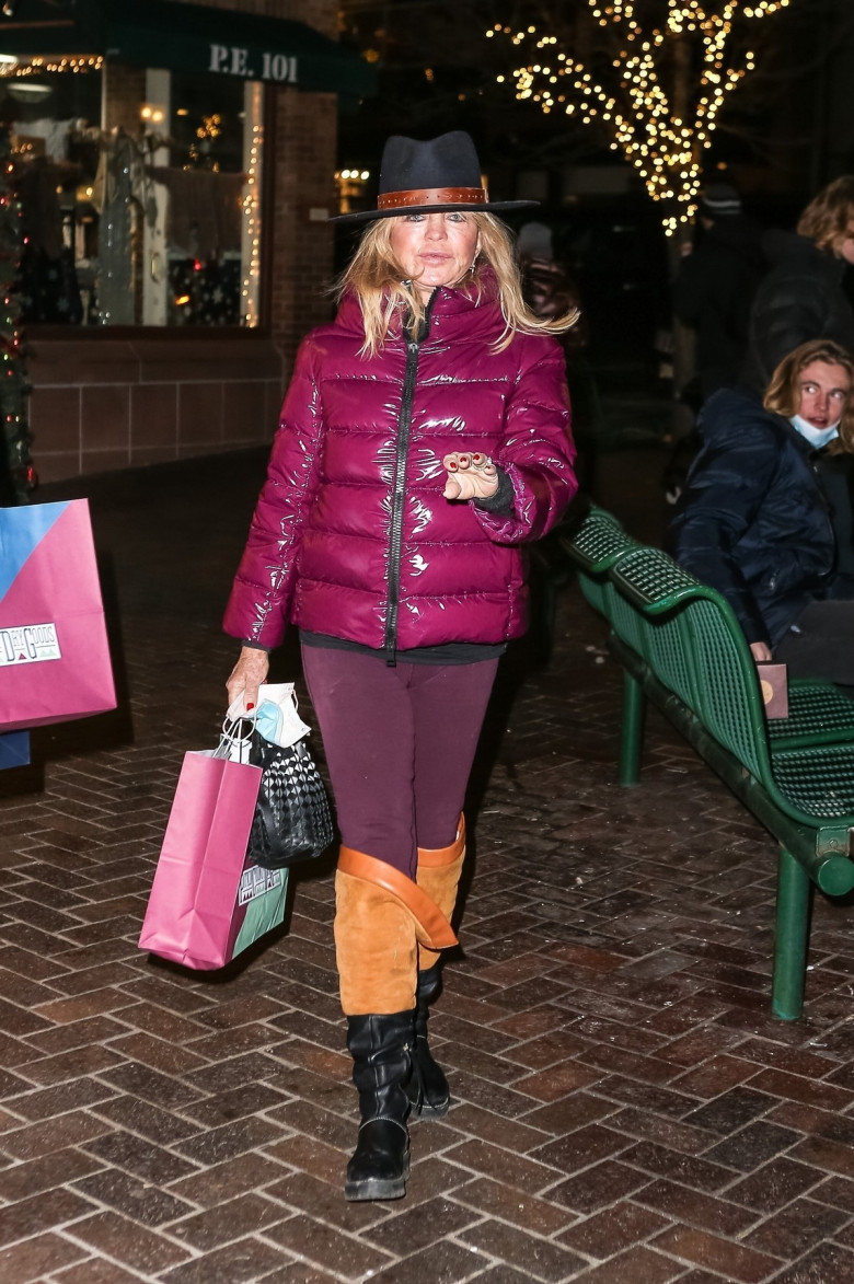 *EXCLUSIVE* Goldie Hawn is spotted with cupping marks as she is spotted out shopping in Aspen