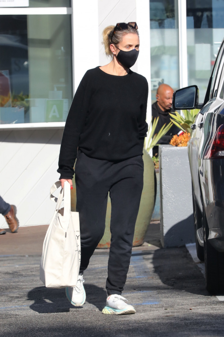 *EXCLUSIVE* Cameron Diaz gets dressed in all-black for errands in Bel Air the day after Christmas