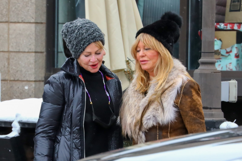 *EXCLUSIVE* Goldie Hawn joins Melanie Griffith for girl's lunch in Aspen
