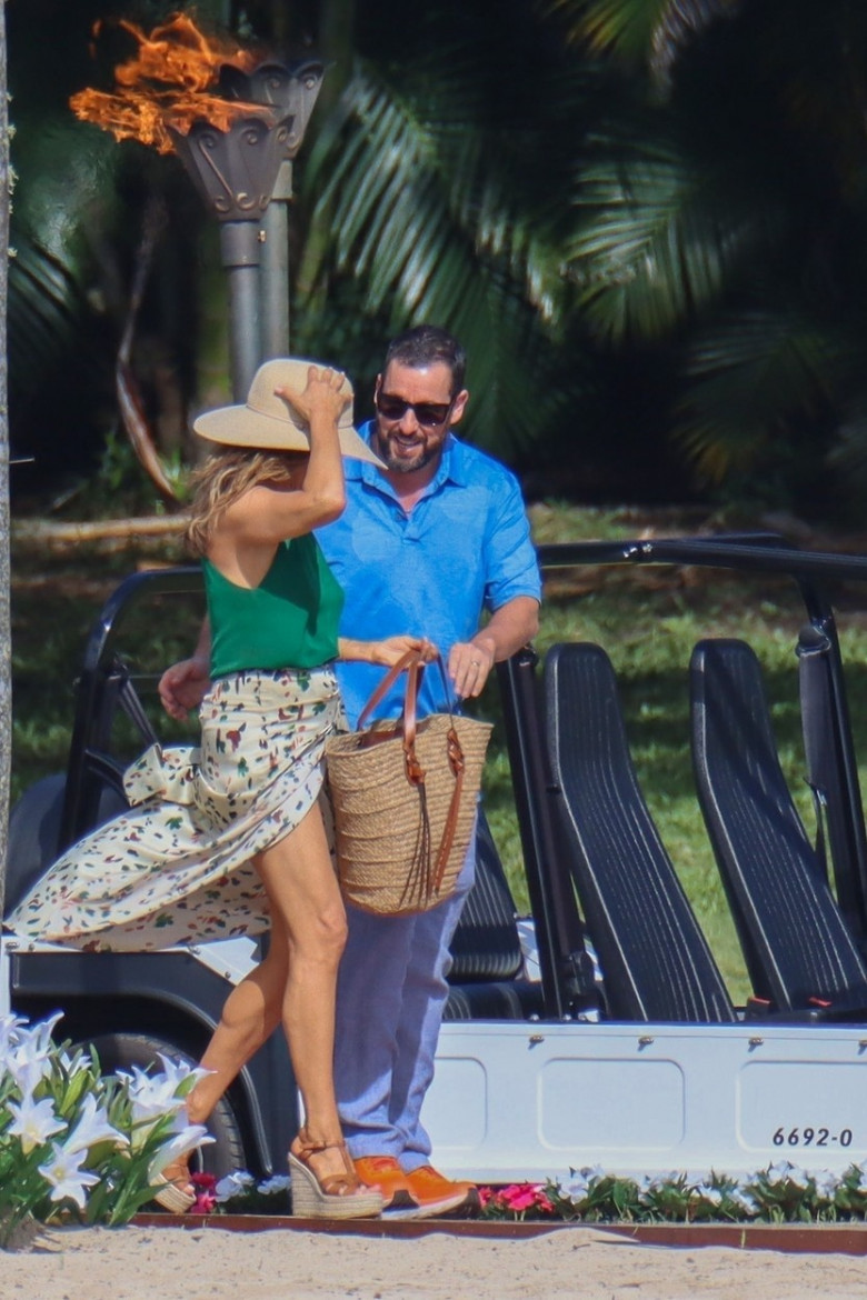Jennifer Aniston și Adam Sandler au petrecut timp împreună în Hawaii/ Profimedia