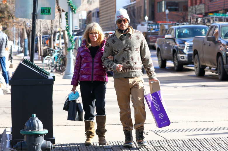 *EXCLUSIVE* Goldie Hawn and Oliver Hudson go shopping in Aspen ahead of Christmas with his wife Erinn Bartlett