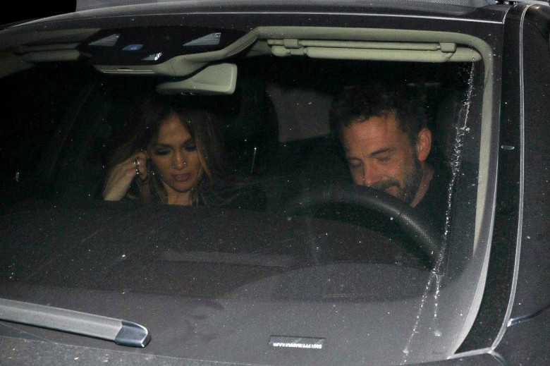 Ben Affleck și Jennifer Lopez, întâlnire romantică în Beverly Hills/ Profimedia