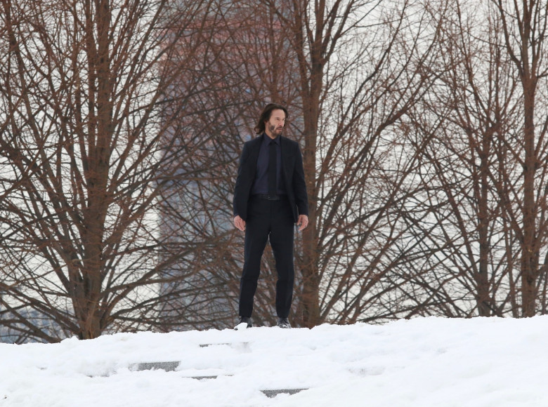 *EXCLKeanu Reeves, la filmările "John Wick 4", în Four Freedoms Park, în Roosevelt Island,  New York City, februarie 2022. ProfimediaUSIVE* Keanu Reeves films 'John Wick: Chapter 4' under extreme snowy conditions in New York City **WEB MUST CALL FOR PRICING**