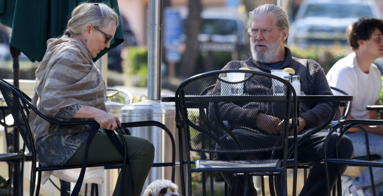 *EXCLUSIVE* Jeff Bridges and wife Susan Geston enjoying an afternoon lunch in Santa Barbara after cancer treatment