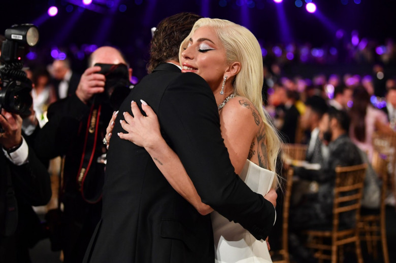 Lady Gaga și Bradley Cooper la SAG Awards 2022/ Profimedia