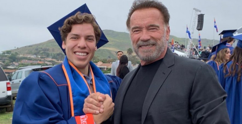 Arnold Schwarzenegger și Joseph Baena