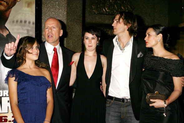Tallulah Willis, Bruce Willis, Rumer Willis, Ashton Kutcher și Demi Moore/ Profimedia