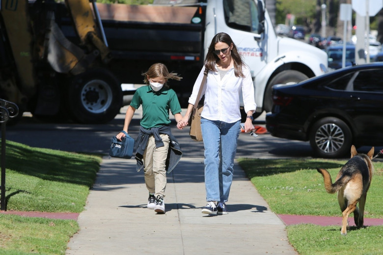 Jennifer Garner cu fiul ei Samuel/ Profimedia
