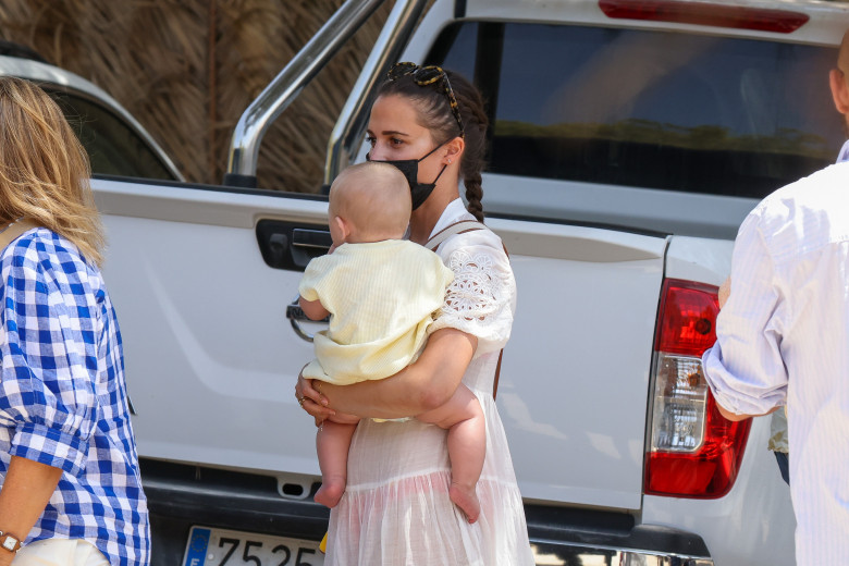 ALICIA VIKANDER Y MICHAEL FASSBENDER DISFRUTAN DE UNOS DIAS EN IBIZA