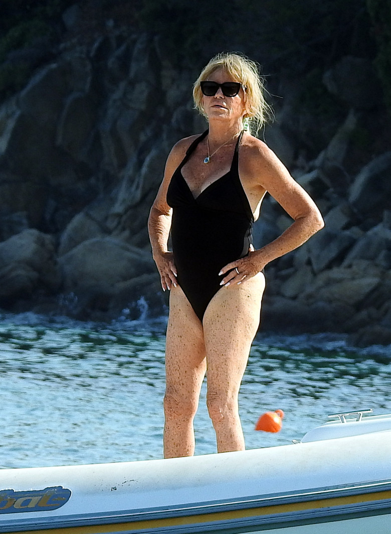 EXCLUSIVE: * EMBARGO: STRICTLY NO WEB BEFORE  19:15 BST / 14:15 ET 16 June 2022 * Kurt Russell Sighted With Goldie Hawn On A Speedboat In Greece