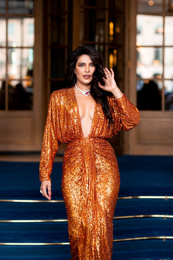 Priyanka Chopra en Bvlgari quitte l'hotel Ritz pour se rendre ŕ la soirée Bvlgari ŕ l'ambassade d'Italie