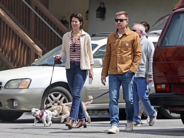 *PREMIUM-EXCLUSIVE* Ewan McGregor and Mary Elizabeth Winstead seen for the first time since surprise engagement and imminent wedding rumors